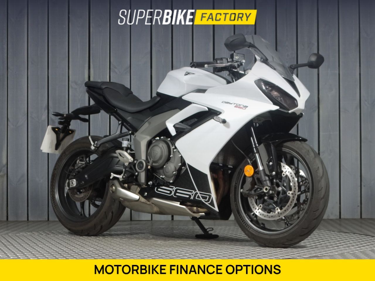 TRIUMPH DAYTONA 660