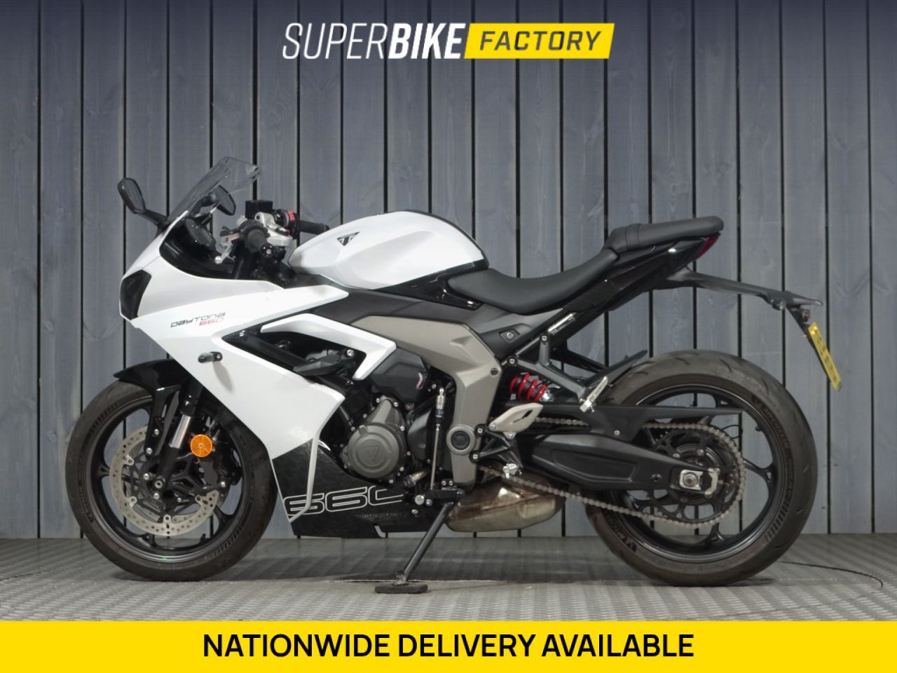 TRIUMPH DAYTONA 660