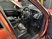 USED 2017 17 LAND ROVER DISCOVERY 5 3.0 TD V6 First Edition SUV 5dr Diesel Auto 4WD Euro 6 (s/s) (258 ps) 2017 LANDROVER DISCOVERY 5 3.0 TDV6 FIRST EDITION - 1 PREVIOUS KEEPER - NAMIB ORANGE - 7 SERVICES TO 61K MILES - CAMBELTS AT 61K MILES - REAR ENTERTAINMENT - PANROOF - HEATED / COOLED SEATS - LED HEADLIGHTS - EXT ROOF RAILS