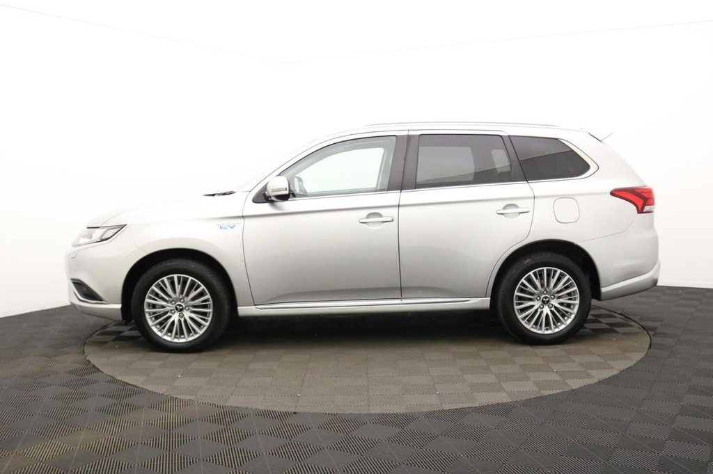 USED 2019 69 MITSUBISHI OUTLANDER 2.4h TwinMotor 13.8kWh Juro SUV 5dr Petrol Plug-in Hybrid CVT 4WD Euro 6 (s/s) (209 ps) 4WD, Heated Screen, Keyless
