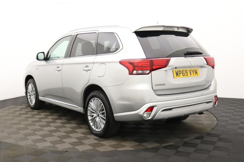 USED 2019 69 MITSUBISHI OUTLANDER 2.4h TwinMotor 13.8kWh Juro SUV 5dr Petrol Plug-in Hybrid CVT 4WD Euro 6 (s/s) (209 ps) 4WD, Heated Screen, Keyless