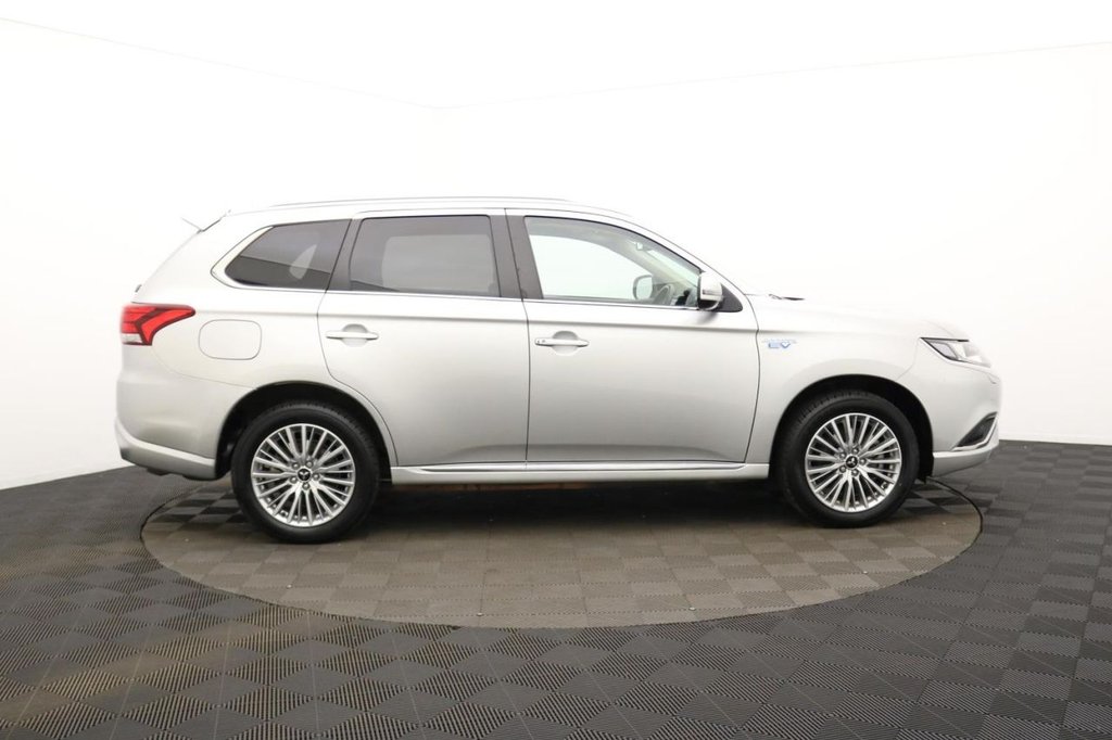 USED 2019 69 MITSUBISHI OUTLANDER 2.4h TwinMotor 13.8kWh Juro SUV 5dr Petrol Plug-in Hybrid CVT 4WD Euro 6 (s/s) (209 ps) 4WD, Heated Screen, Keyless