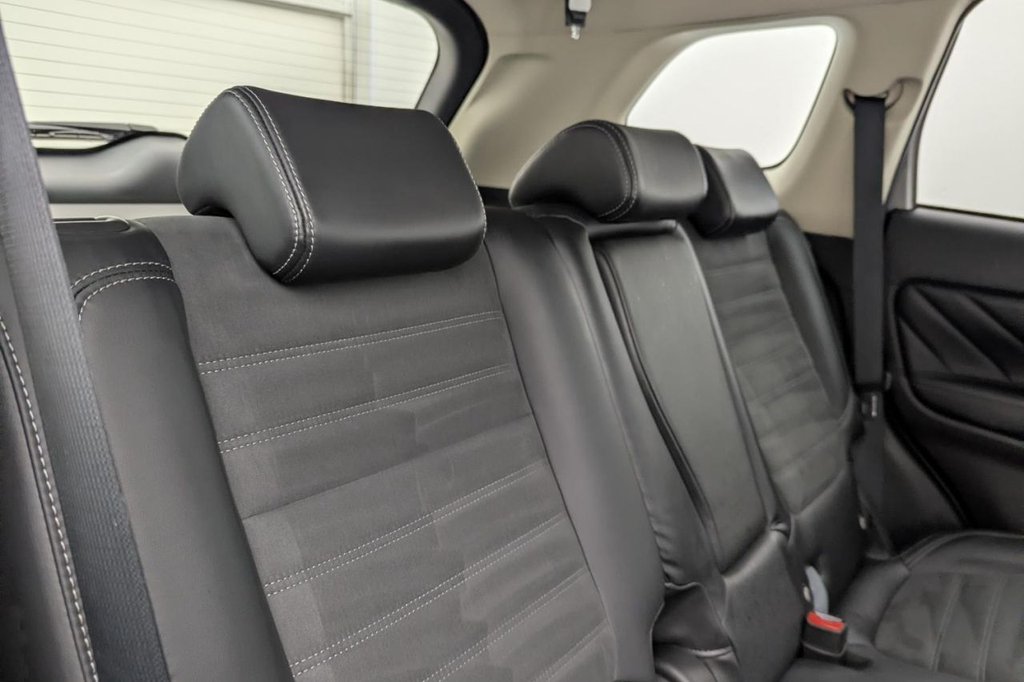 USED 2019 69 MITSUBISHI OUTLANDER 2.4h TwinMotor 13.8kWh Juro SUV 5dr Petrol Plug-in Hybrid CVT 4WD Euro 6 (s/s) (209 ps) 4WD, Heated Screen, Keyless