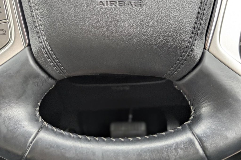 USED 2019 69 MITSUBISHI OUTLANDER 2.4h TwinMotor 13.8kWh Juro SUV 5dr Petrol Plug-in Hybrid CVT 4WD Euro 6 (s/s) (209 ps) 4WD, Heated Screen, Keyless