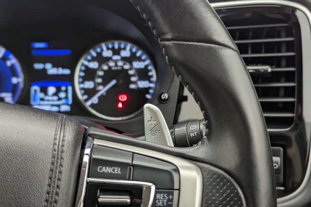 USED 2019 69 MITSUBISHI OUTLANDER 2.4h TwinMotor 13.8kWh Juro SUV 5dr Petrol Plug-in Hybrid CVT 4WD Euro 6 (s/s) (209 ps) 4WD, Heated Screen, Keyless