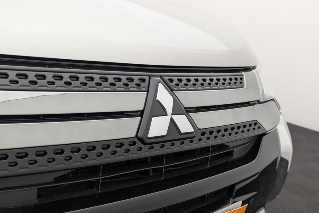 USED 2019 69 MITSUBISHI OUTLANDER 2.4h TwinMotor 13.8kWh Juro SUV 5dr Petrol Plug-in Hybrid CVT 4WD Euro 6 (s/s) (209 ps) 4WD, Heated Screen, Keyless