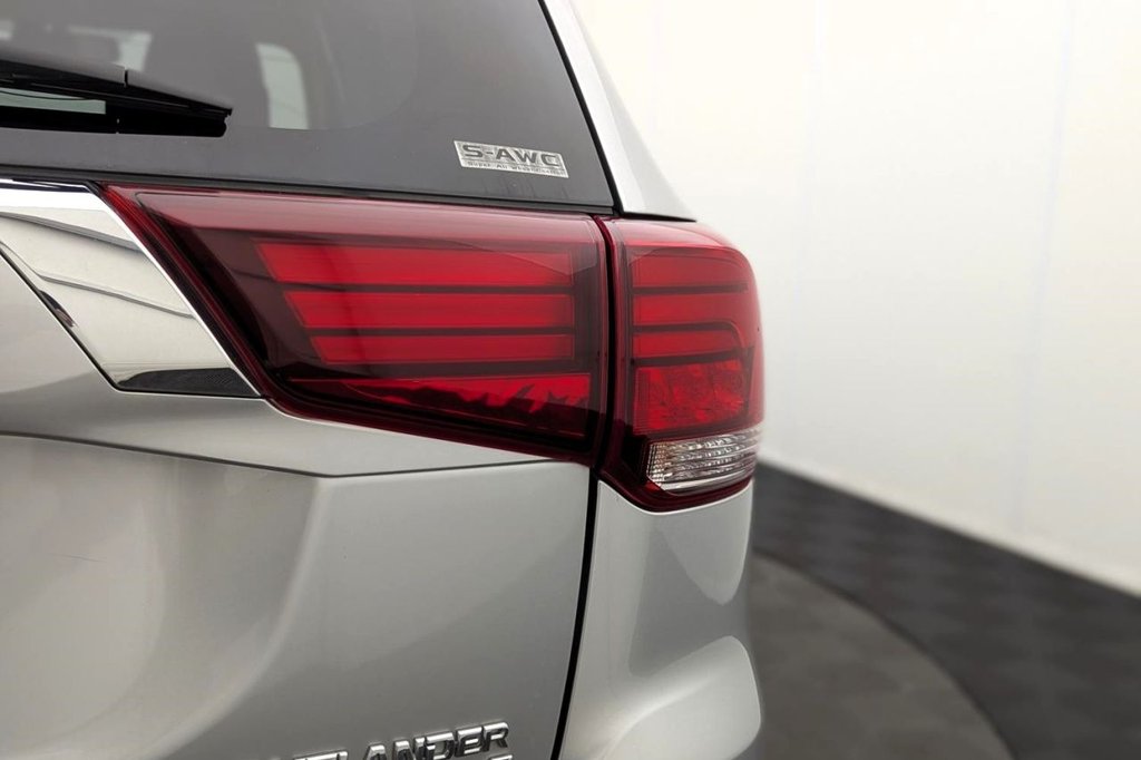 USED 2019 69 MITSUBISHI OUTLANDER 2.4h TwinMotor 13.8kWh Juro SUV 5dr Petrol Plug-in Hybrid CVT 4WD Euro 6 (s/s) (209 ps) 4WD, Heated Screen, Keyless