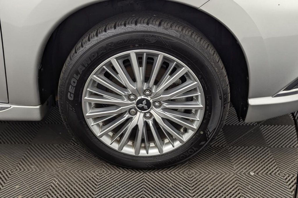 USED 2019 69 MITSUBISHI OUTLANDER 2.4h TwinMotor 13.8kWh Juro SUV 5dr Petrol Plug-in Hybrid CVT 4WD Euro 6 (s/s) (209 ps) 4WD, Heated Screen, Keyless
