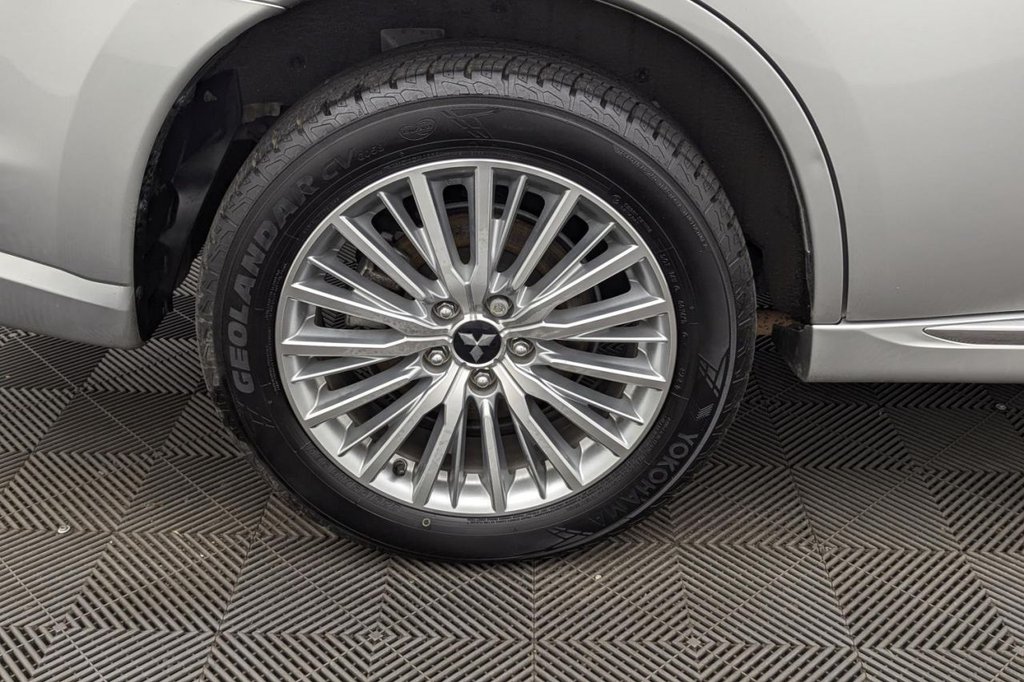 USED 2019 69 MITSUBISHI OUTLANDER 2.4h TwinMotor 13.8kWh Juro SUV 5dr Petrol Plug-in Hybrid CVT 4WD Euro 6 (s/s) (209 ps) 4WD, Heated Screen, Keyless