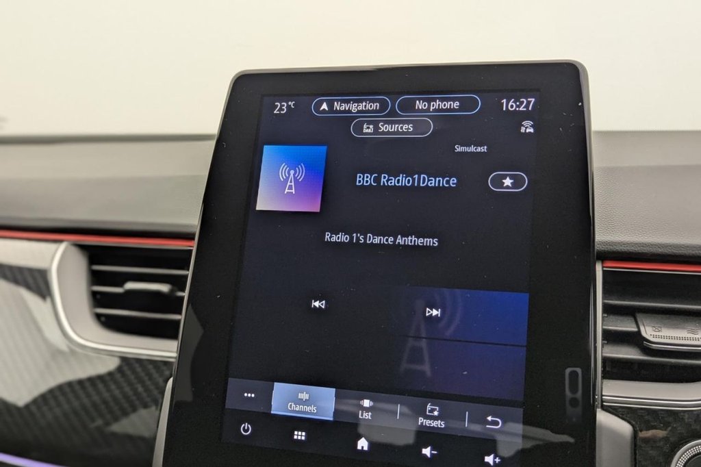 USED 2022 72 RENAULT ARKANA 1.6 E-TECH r.s. line SUV 5dr Petrol Hybrid Auto 2WD Euro 6 (s/s) (145 bhp) Sat Nav, Keyless, Rear Camera
