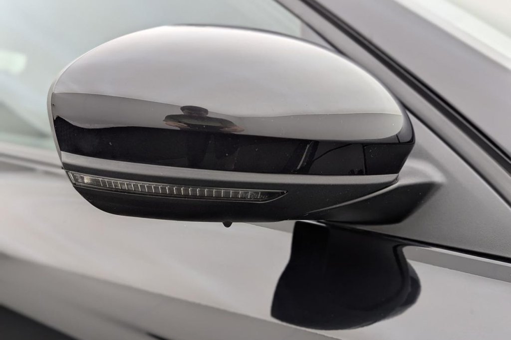 USED 2022 72 RENAULT ARKANA 1.6 E-TECH r.s. line SUV 5dr Petrol Hybrid Auto 2WD Euro 6 (s/s) (145 bhp) Sat Nav, Keyless, Rear Camera