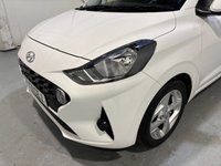 USED 2021 71 HYUNDAI I10 1.0 SE Connect Hatchback 5dr Petrol Manual Euro 6 (s/s) (67 ps) Hyundai Service History-2 Keys