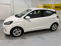 USED 2021 71 HYUNDAI I10 1.0 SE Connect Hatchback 5dr Petrol Manual Euro 6 (s/s) (67 ps) Hyundai Service History-2 Keys