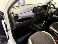 USED 2021 71 HYUNDAI I10 1.0 SE Connect Hatchback 5dr Petrol Manual Euro 6 (s/s) (67 ps) Hyundai Service History-2 Keys