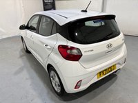 USED 2021 71 HYUNDAI I10 1.0 SE Connect Hatchback 5dr Petrol Manual Euro 6 (s/s) (67 ps) Hyundai Service History-2 Keys