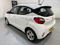 USED 2021 71 HYUNDAI I10 1.0 SE Connect Hatchback 5dr Petrol Manual Euro 6 (s/s) (67 ps) Hyundai Service History-2 Keys