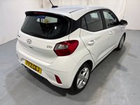 USED 2021 71 HYUNDAI I10 1.0 SE Connect Hatchback 5dr Petrol Manual Euro 6 (s/s) (67 ps) Hyundai Service History-2 Keys