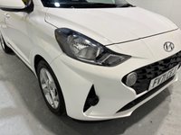 USED 2021 71 HYUNDAI I10 1.0 SE Connect Hatchback 5dr Petrol Manual Euro 6 (s/s) (67 ps) Hyundai Service History-2 Keys