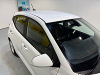 USED 2021 71 HYUNDAI I10 1.0 SE Connect Hatchback 5dr Petrol Manual Euro 6 (s/s) (67 ps) Hyundai Service History-2 Keys