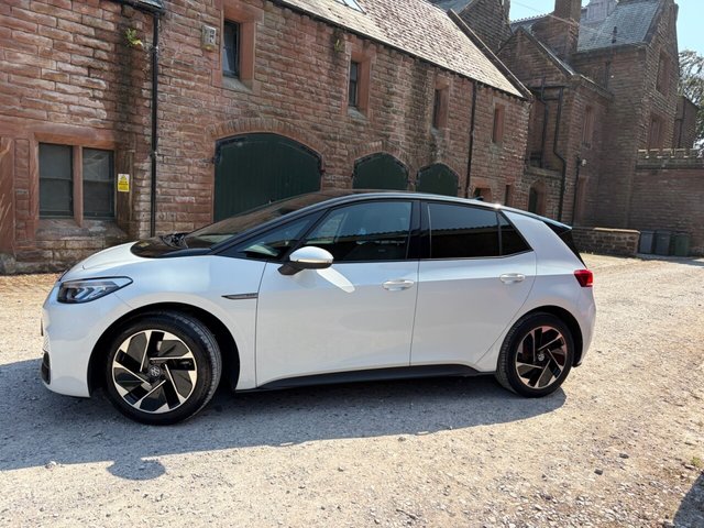 View our VOLKSWAGEN ID.3