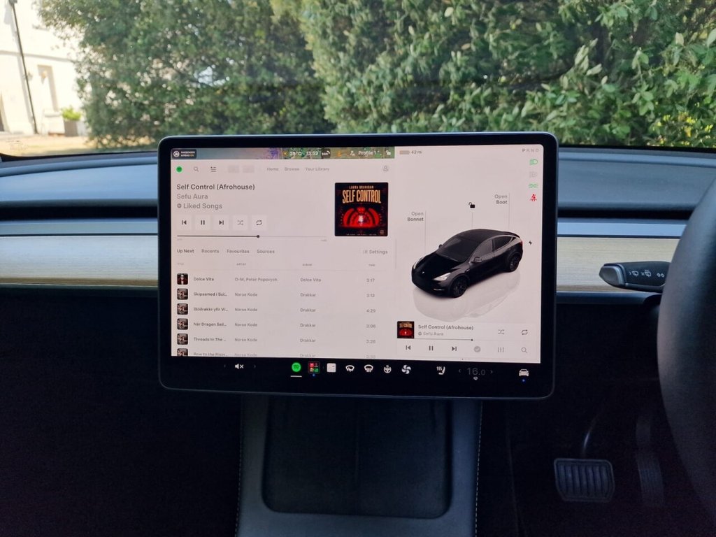 USED 2022 71 TESLA MODEL Y (Dual Motor) Long Range SUV 5dr Electric Auto 4WDE (384 bhp) FINANCE AVAILABLE