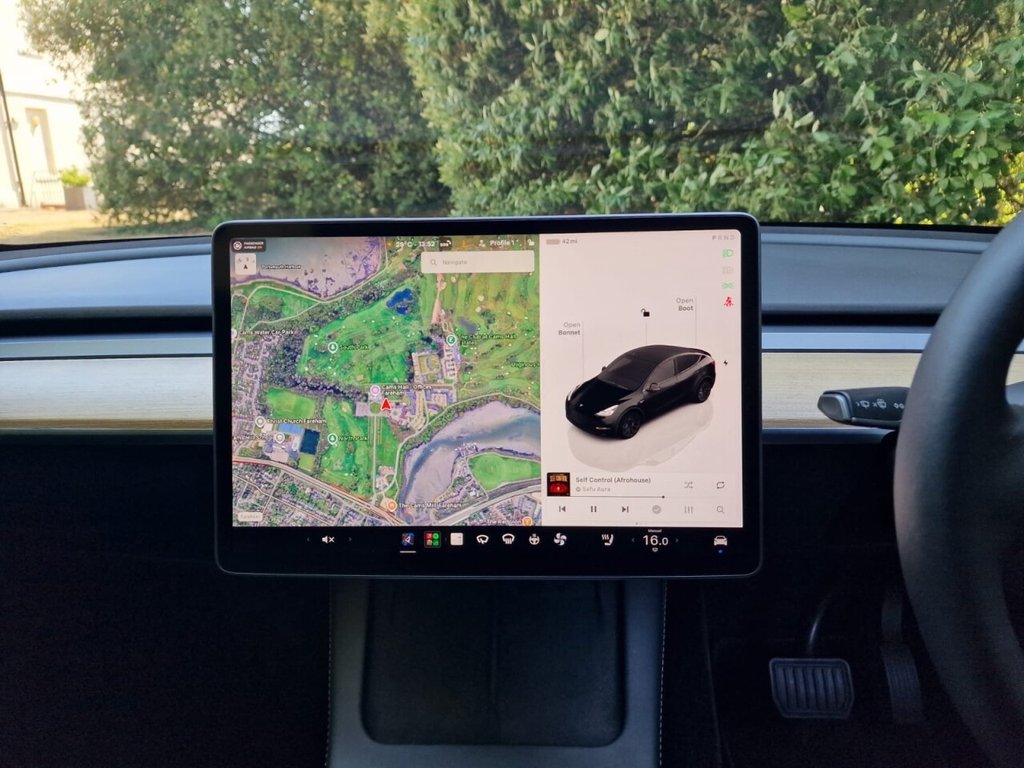 USED 2022 71 TESLA MODEL Y (Dual Motor) Long Range SUV 5dr Electric Auto 4WDE (384 bhp) FINANCE AVAILABLE