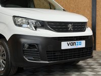 USED 2022 72 PEUGEOT PARTNER 1.5 BlueHDi 1000 Professional Premium Standard Panel Van 5dr Diesel Manual SWB Euro 6 (100 bhp) 1 OWNER - 2 KEYS - FSH - SENSORS - AIR CON - CAR PLAY - 3 SEATS