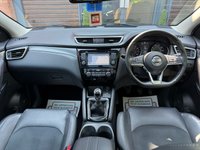 USED 2017 67 NISSAN QASHQAI 1.2 DIG-T Tekna SUV 5dr Petrol Manual Euro 6 (s/s) (115 ps) PANORAMIC ROOF & SAT NAV