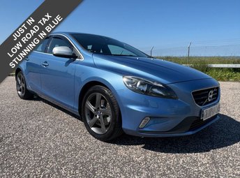 2016 VOLVO V40 2.0 D2 R-Design Nav Hatchback 5dr Diesel Manual Euro 6 (s/s) (120 ps) £7995.00