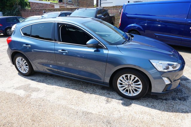 View our FORD FOCUS