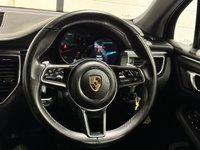 USED 2016 V PORSCHE MACAN 2.0T SUV 5dr Petrol PDK 4WD Euro 6 (s/s) (252 ps) 