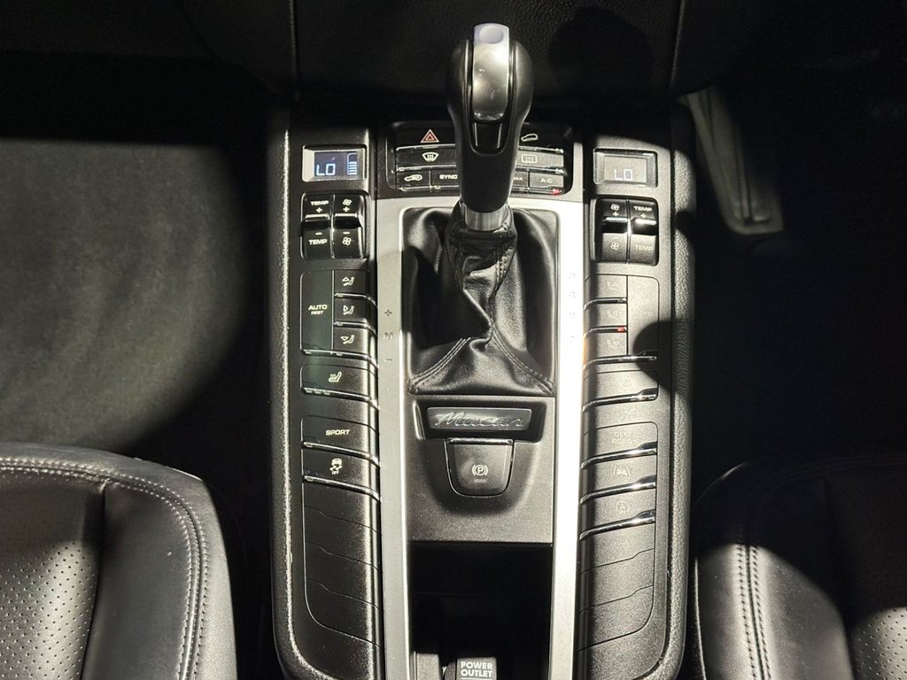USED 2016 V PORSCHE MACAN 2.0T SUV 5dr Petrol PDK 4WD Euro 6 (s/s) (252 ps) 