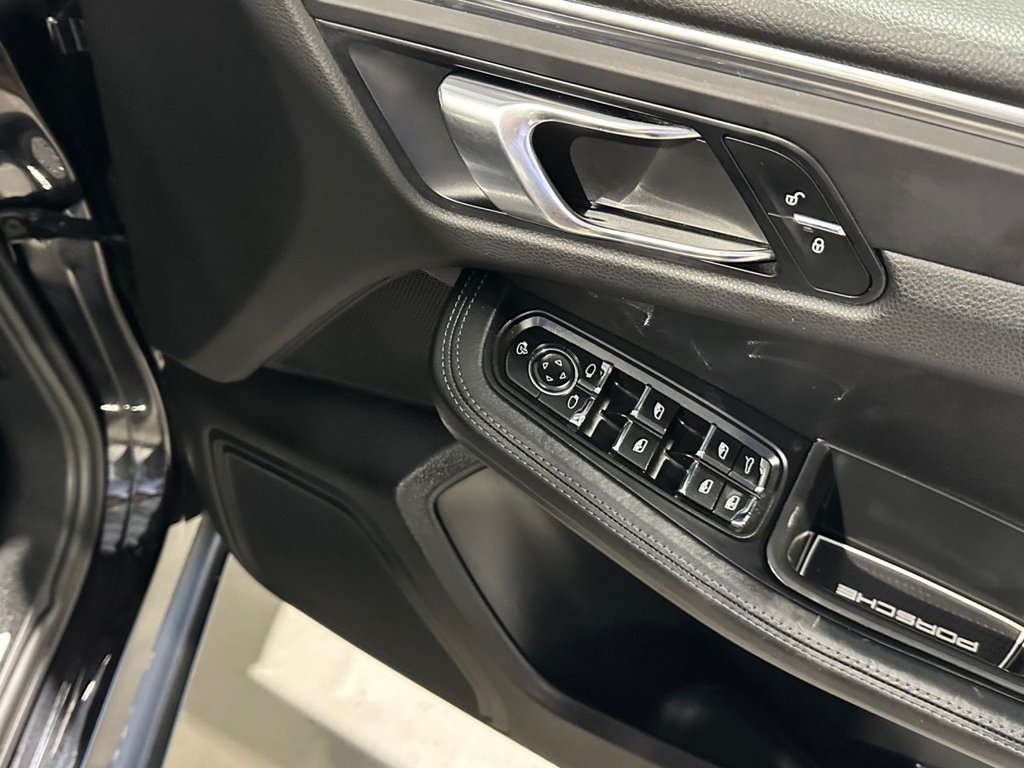 USED 2016 V PORSCHE MACAN 2.0T SUV 5dr Petrol PDK 4WD Euro 6 (s/s) (252 ps) 