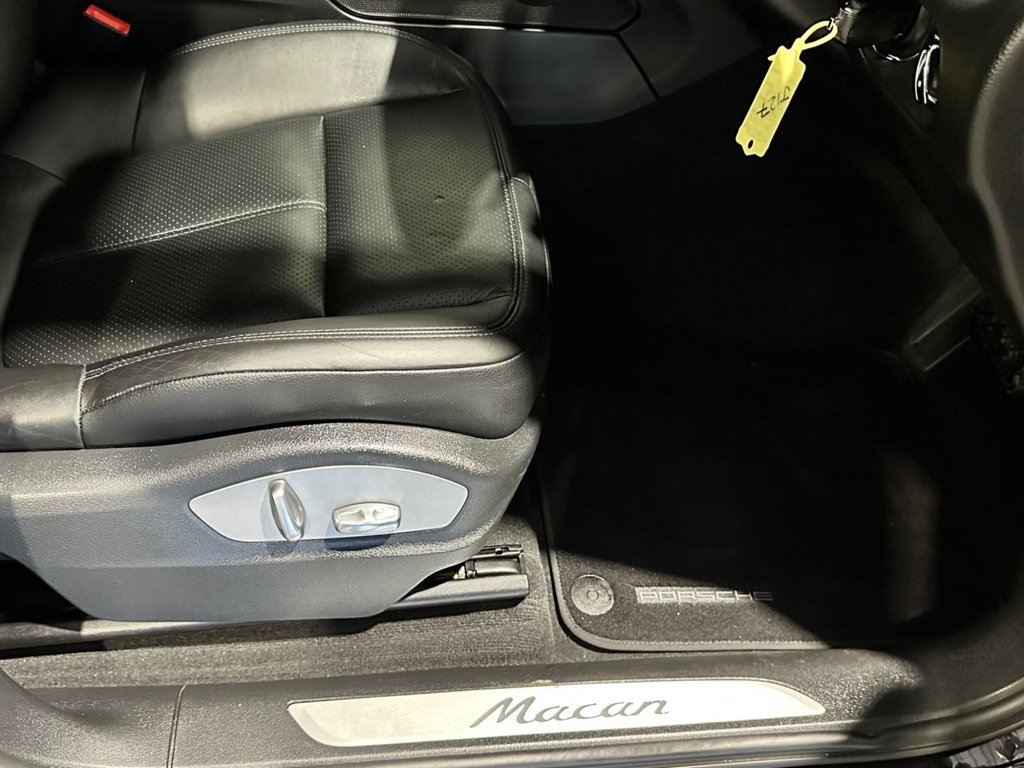 USED 2016 V PORSCHE MACAN 2.0T SUV 5dr Petrol PDK 4WD Euro 6 (s/s) (252 ps) 