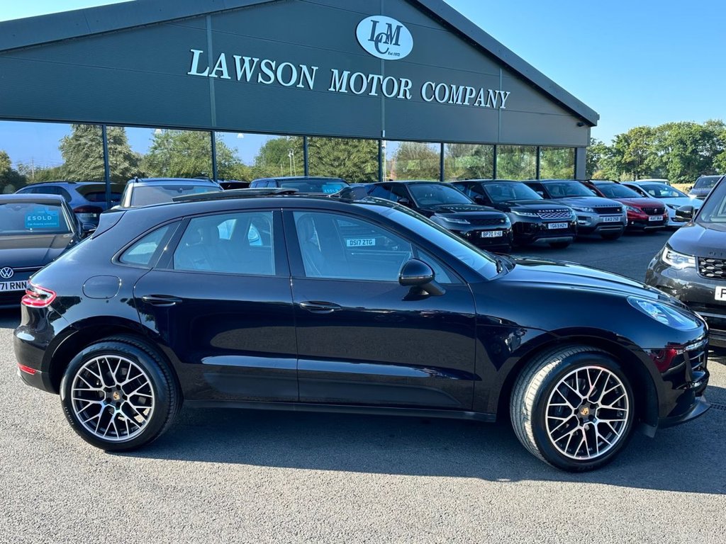 USED 2016 V PORSCHE MACAN 2.0T SUV 5dr Petrol PDK 4WD Euro 6 (s/s) (252 ps) 