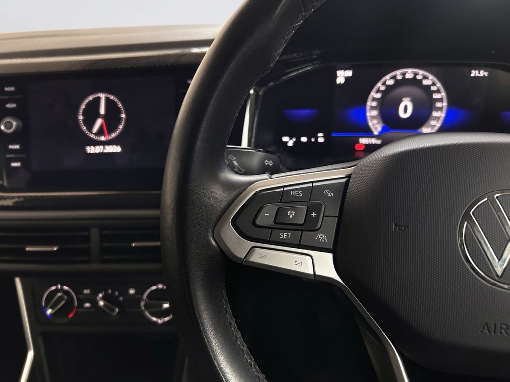 2023 Volkswagen Polo — image 8