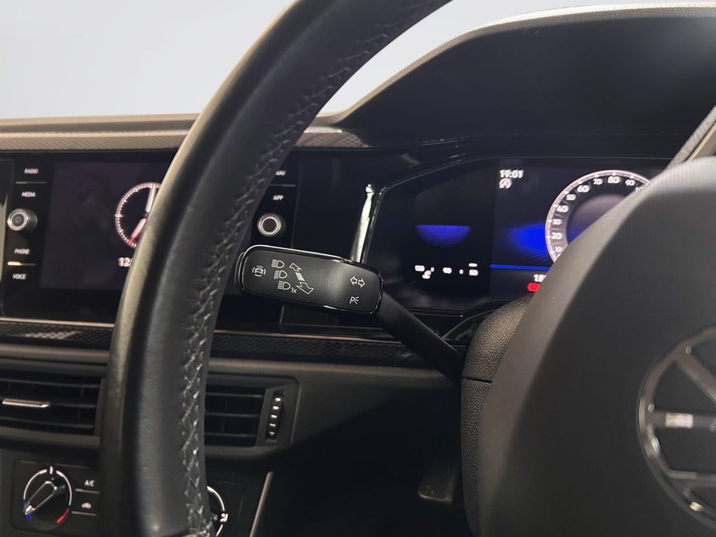 2023 Volkswagen Polo — image 11