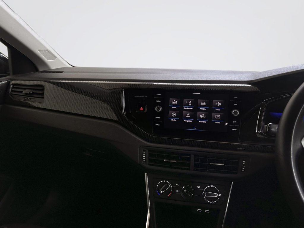 2023 Volkswagen Polo — image 13