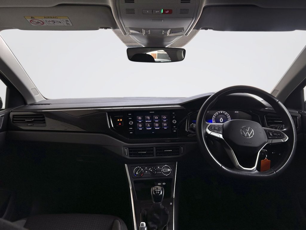 2023 Volkswagen Polo — image 1