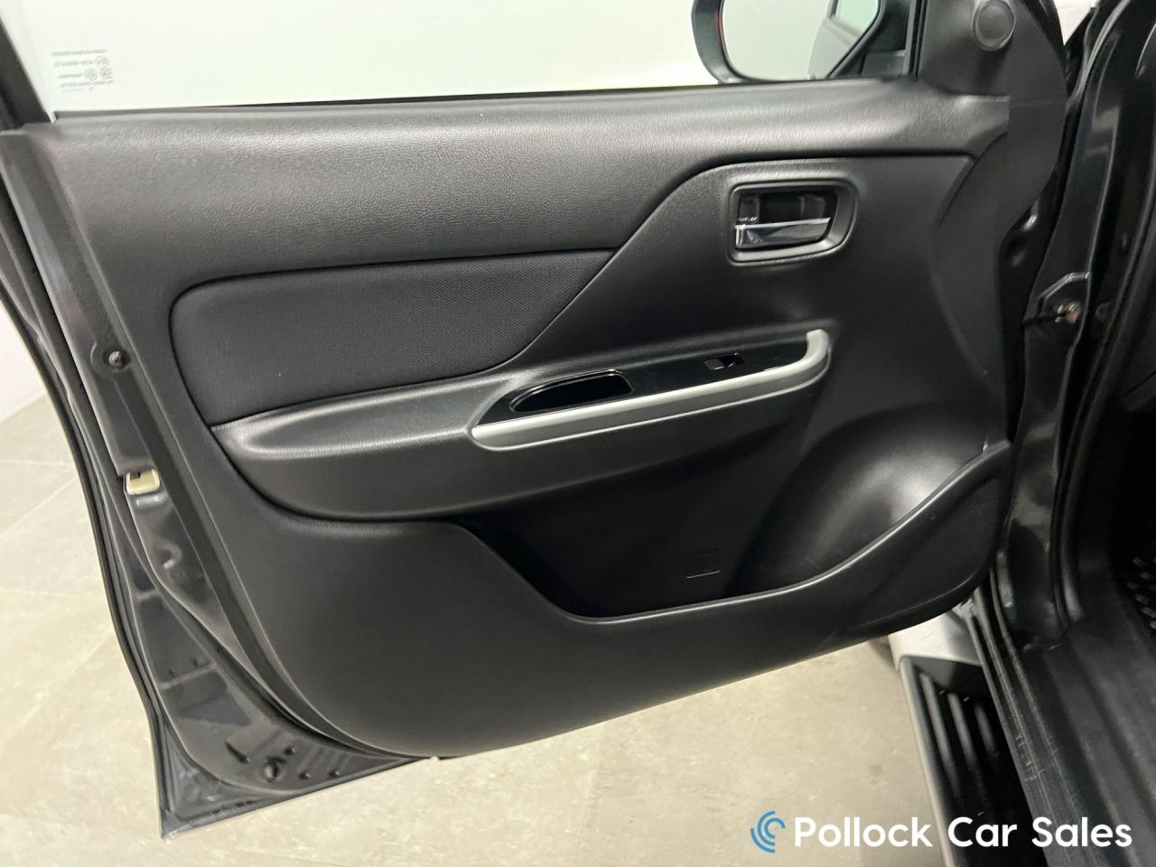2020 MITSUBISHI L200 2.2 DI-D DC Warrior Pickup Double Cab 4dr Diesel Manual 4WD Euro 6 (s/s) (1 - vehicle photo 31 for sale on PureCar