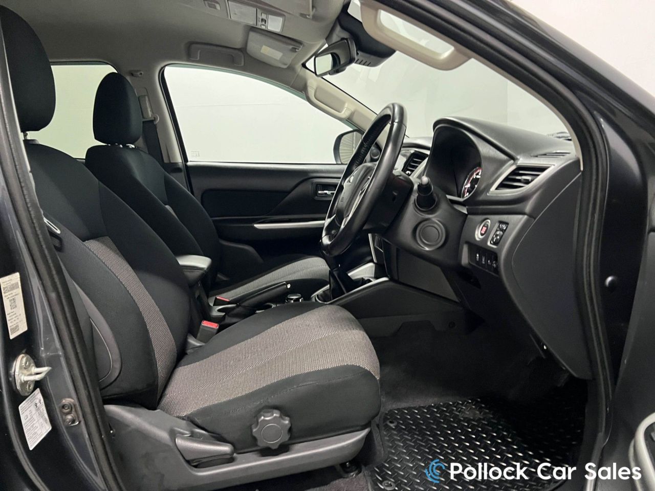 2020 MITSUBISHI L200 2.2 DI-D DC Warrior Pickup Double Cab 4dr Diesel Manual 4WD Euro 6 (s/s) (1 - vehicle photo 26 for sale on PureCar