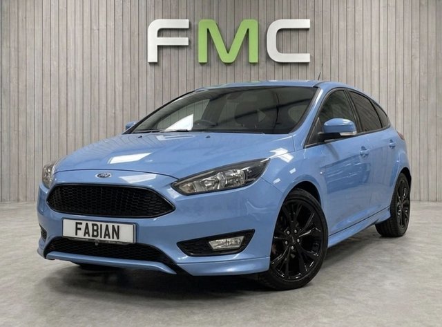 View our Ford Focus 1.0T EcoBoost ST-Line Hatchback 5dr Petrol Manual Euro 6 (125 ps) **Stunning Colour**