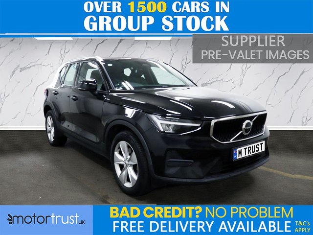 2022 VOLVO XC40