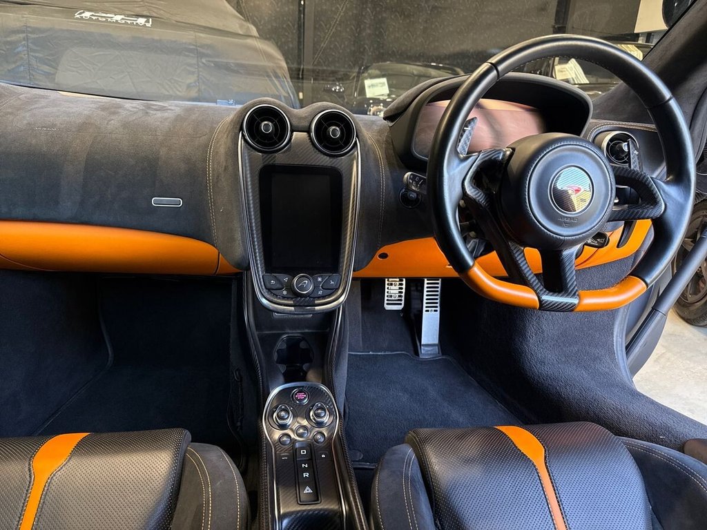 USED 2017 C MCLAREN 570S 3.8T V8 Coupe 2dr Petrol SSG Euro 6 (s/s) (570 ps) LIFT|CARBON|DESIGN EDITION 2