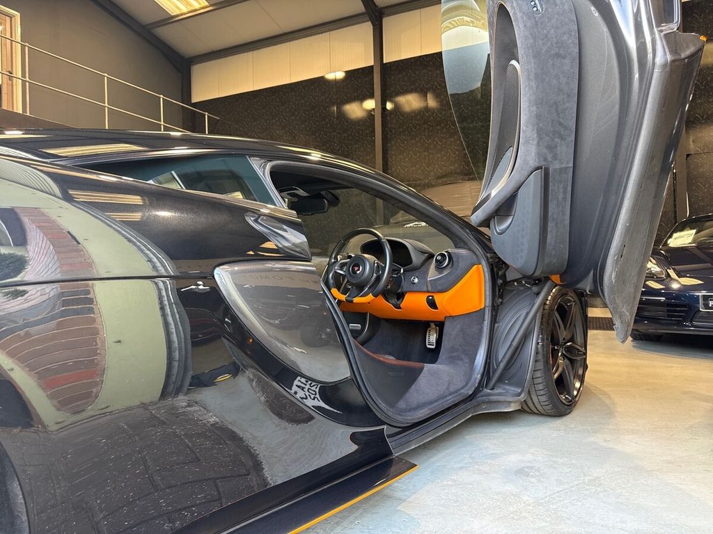 USED 2017 C MCLAREN 570S 3.8T V8 Coupe 2dr Petrol SSG Euro 6 (s/s) (570 ps) LIFT|CARBON|DESIGN EDITION 2