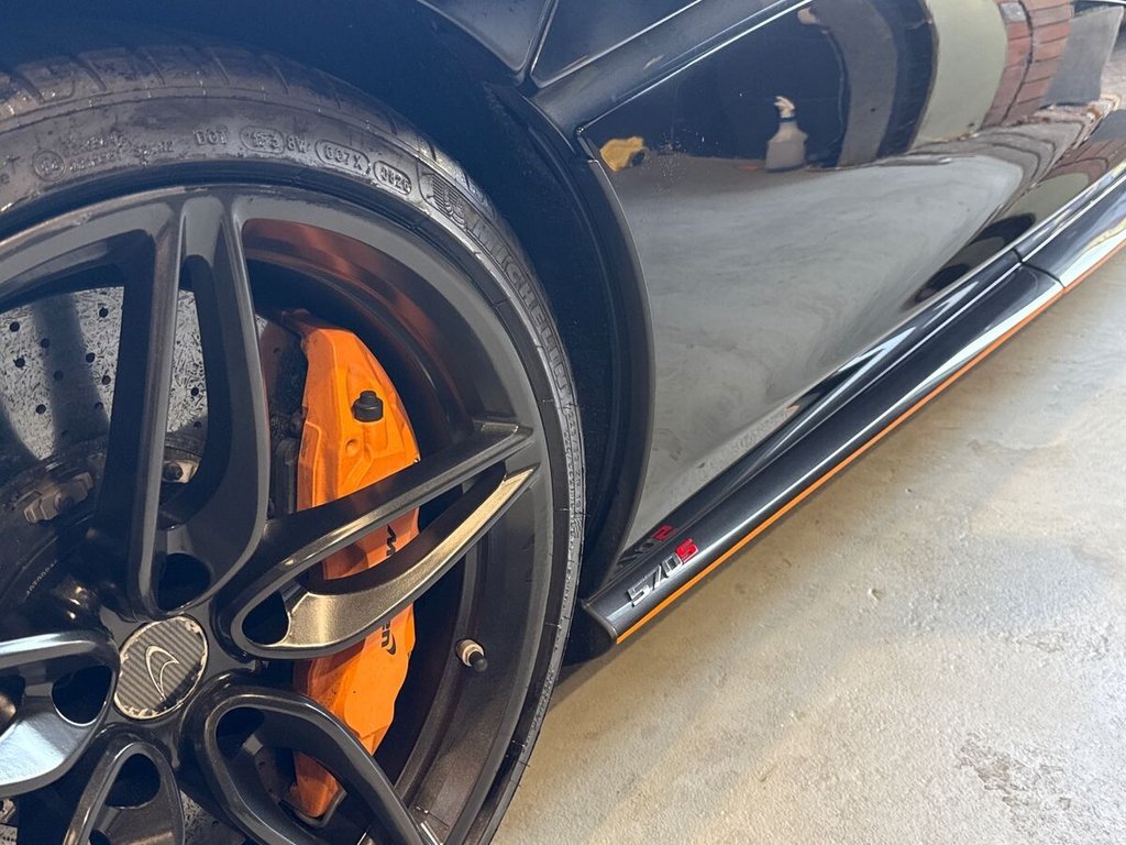 USED 2017 C MCLAREN 570S 3.8T V8 Coupe 2dr Petrol SSG Euro 6 (s/s) (570 ps) LIFT|CARBON|DESIGN EDITION 2