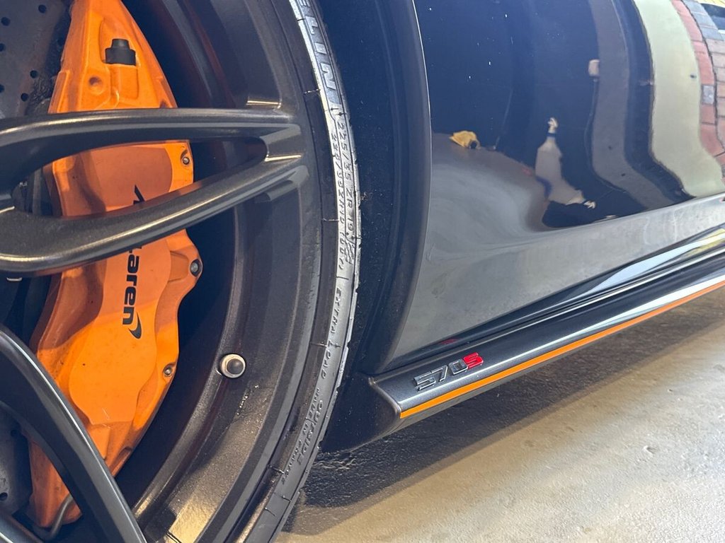 USED 2017 C MCLAREN 570S 3.8T V8 Coupe 2dr Petrol SSG Euro 6 (s/s) (570 ps) LIFT|CARBON|DESIGN EDITION 2