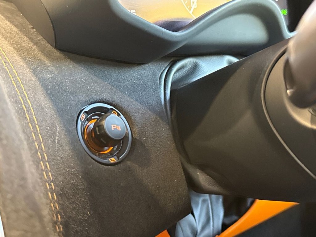 USED 2017 C MCLAREN 570S 3.8T V8 Coupe 2dr Petrol SSG Euro 6 (s/s) (570 ps) LIFT|CARBON|DESIGN EDITION 2