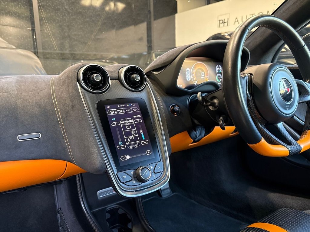 USED 2017 C MCLAREN 570S 3.8T V8 Coupe 2dr Petrol SSG Euro 6 (s/s) (570 ps) LIFT|CARBON|DESIGN EDITION 2