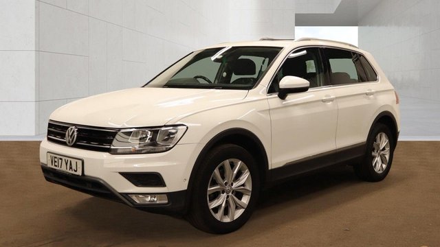 View our Volkswagen Tiguan 2.0 TDI BlueMotion Tech SE Navigation SUV 5dr Diesel DSG 4Motion Euro 6 (s/s) (150 ps)